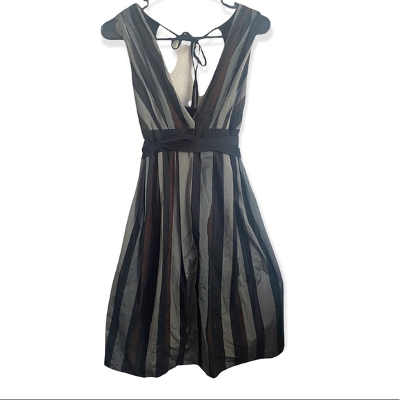 Eva Franco deep plung, multi colored strips dress size 2 - Picture 1 of 8